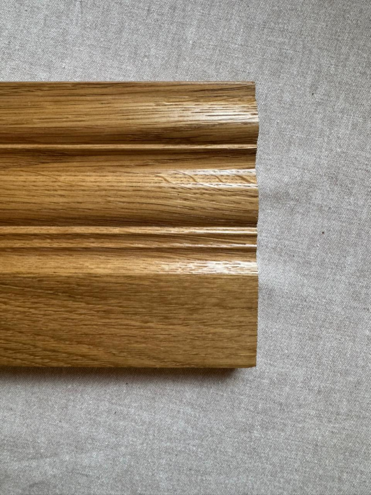 Плинтус массив Дуб фигурный 150х20 мм